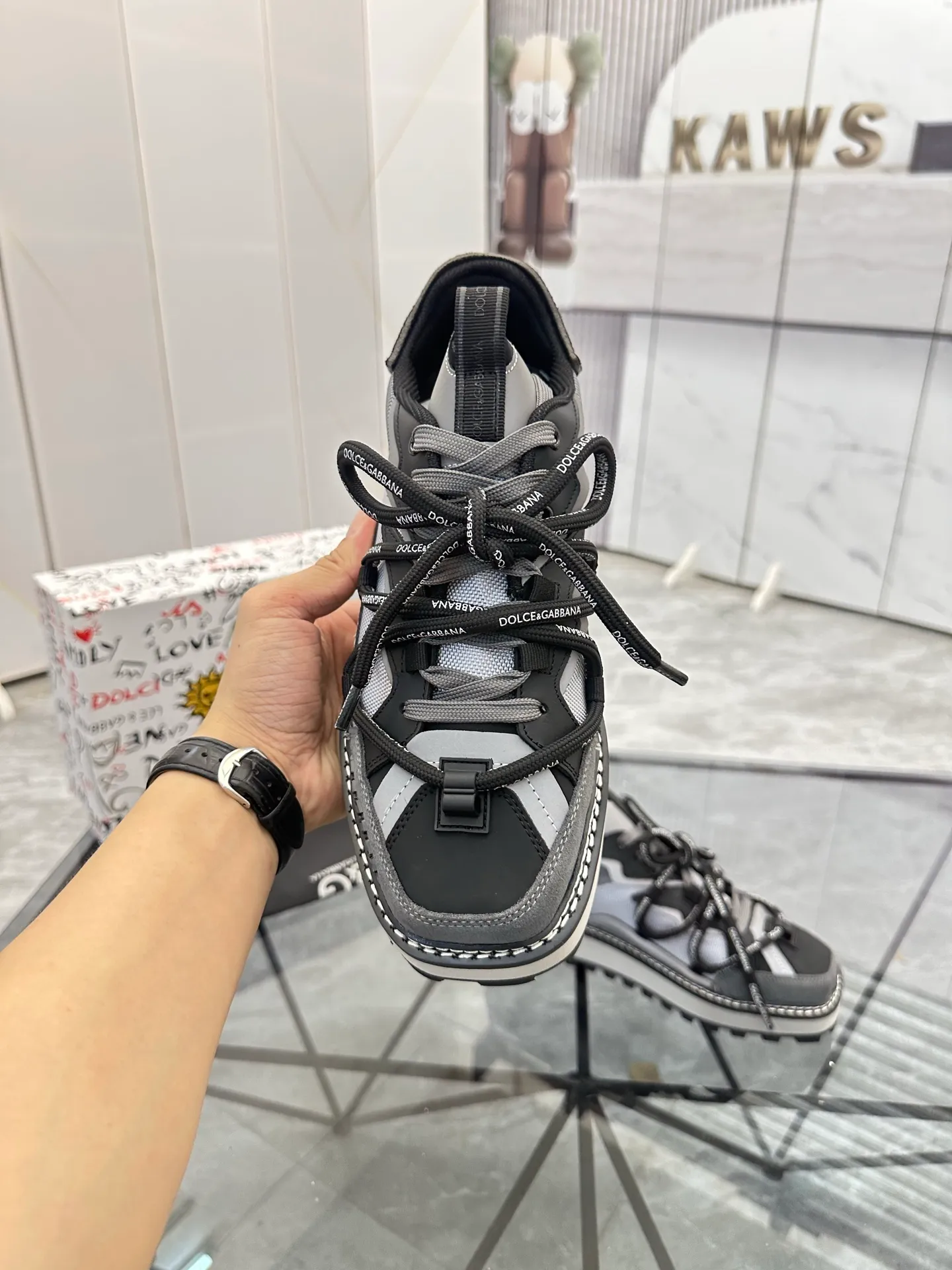 Men's shoes: 💰P660¥ Top high-end quality Product trademark: DG "Dolce & Gabbana*" low-top casual shoes Regular size: 39-45 (can be customized to 46.) Product material: Upper imported first-layer cowhide spliced ​​with breathable fly weave, breathable lining, original outsole. No.: 6225